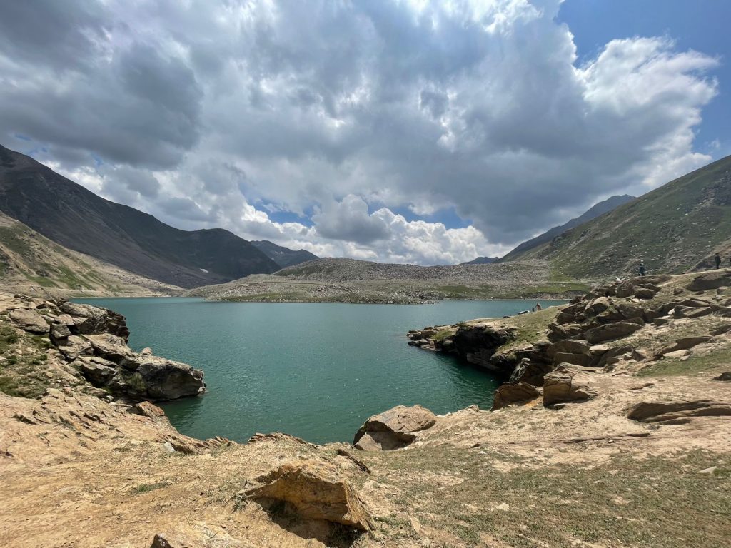 Lulusar Lake